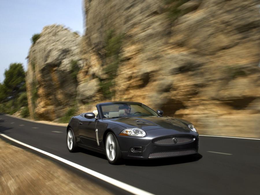  Jaguar XKR Convertible 2007 года  (фото 39 из 52)